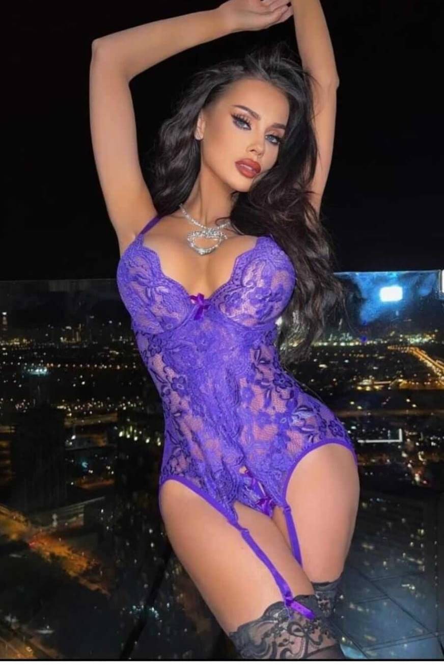 Beylikdüzü Escort Bayan Feride İle Tutkunun Zirvesine Yolculuk